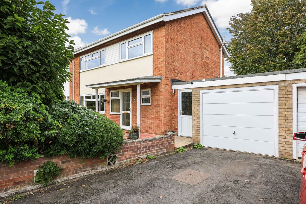 Property photo 2 of 22 Img22