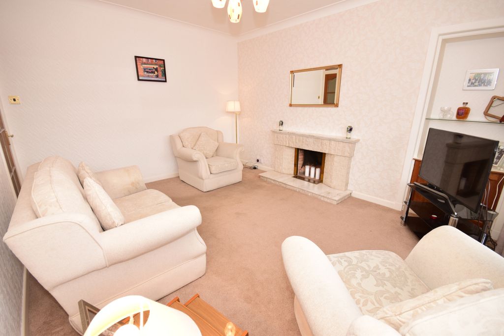 Property photo 3 of 21 Gallery