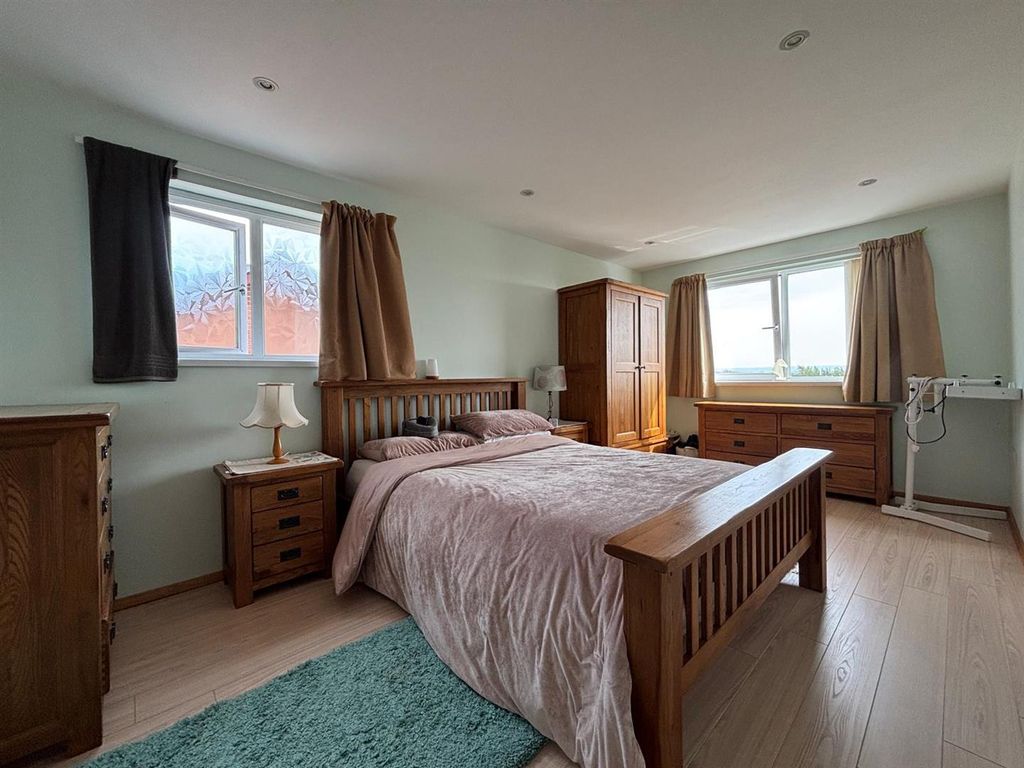 Additional image 12 of 6 bed detached house for saleStradey Hill, Pwll SA15