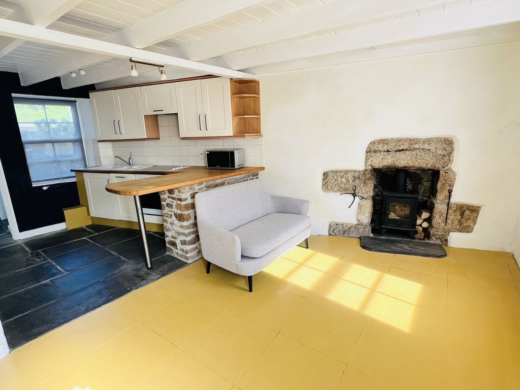 Property photo 3 of 9 Gallery