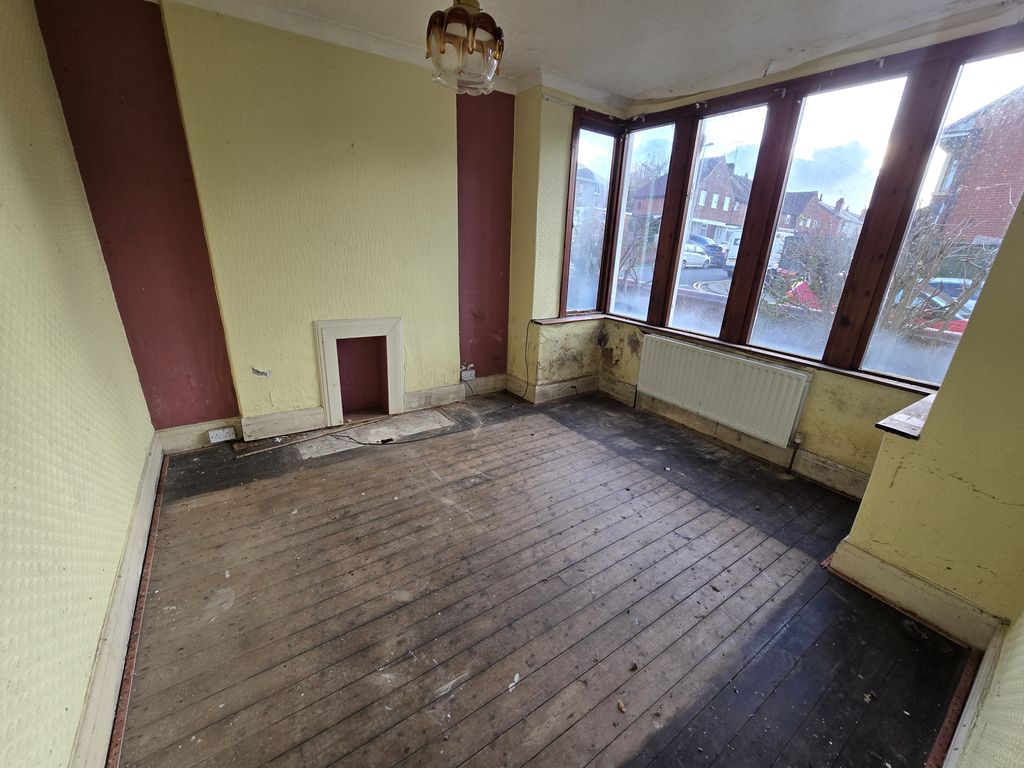 Property photo 2 of 20 R251120 164 - 24 Deneway Avenue, Blackpool, Lancashire, Fy3 8Jq (25).Jpg