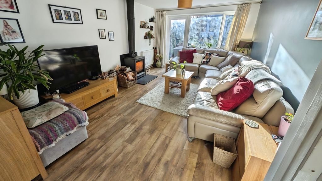 Property photo 2 of 20 Pbox-Img.Jpg