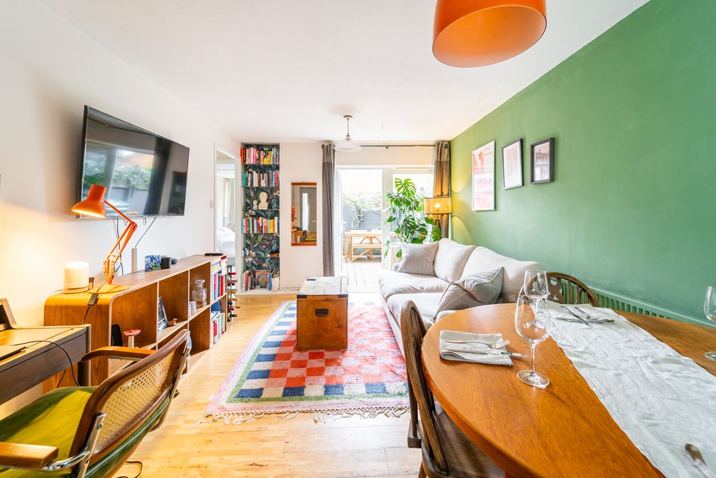 Property photo 1 of 8