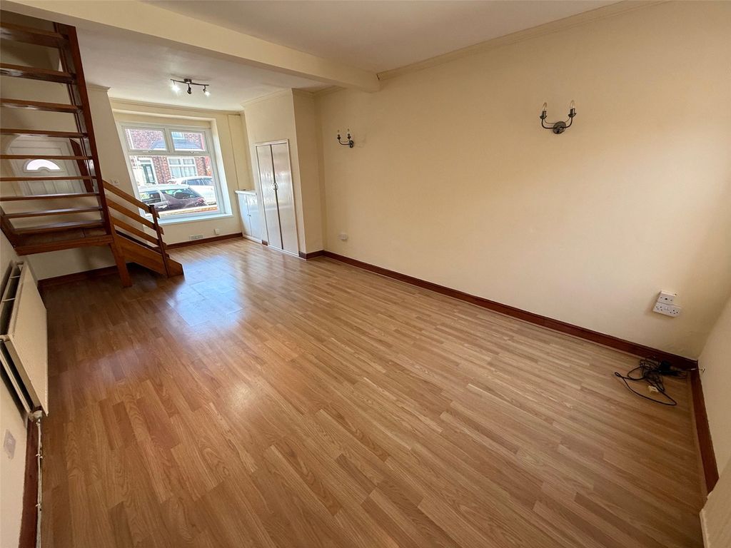 Property photo 2 of 9 Picture No. 06