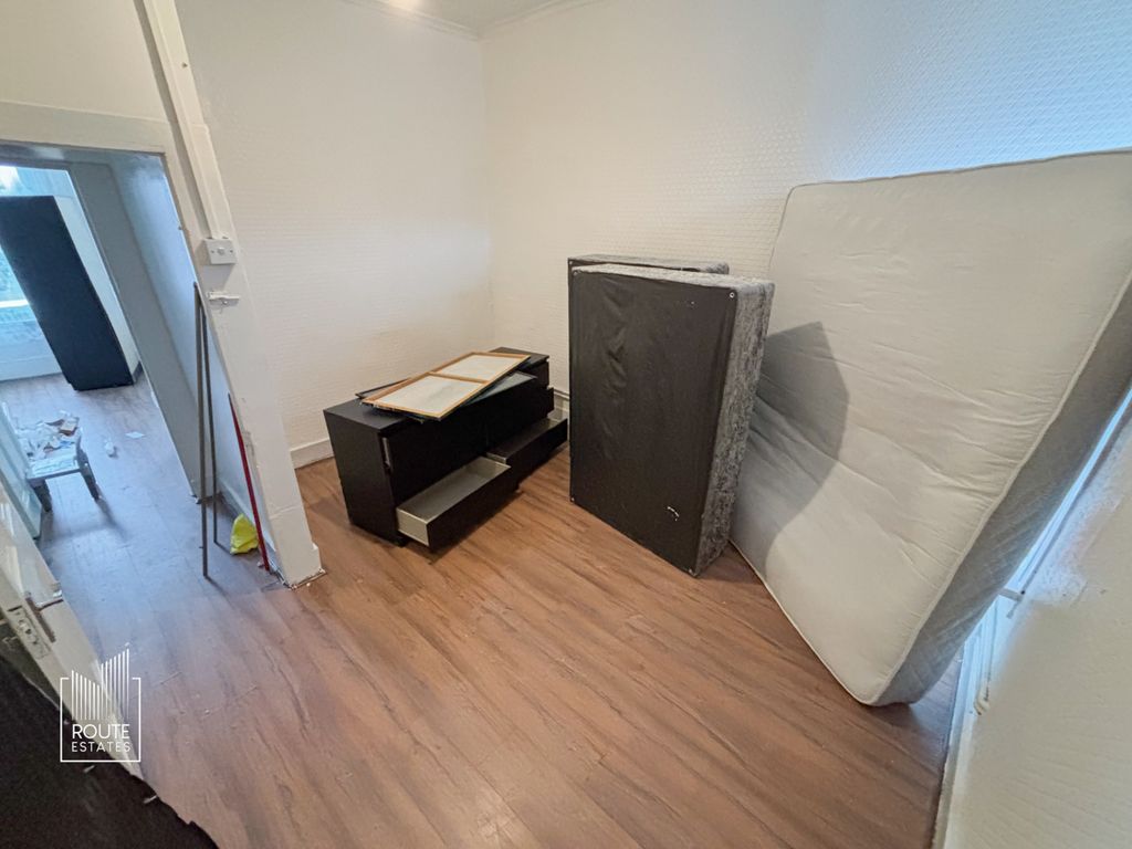 Property photo 3 of 5 Photo 5