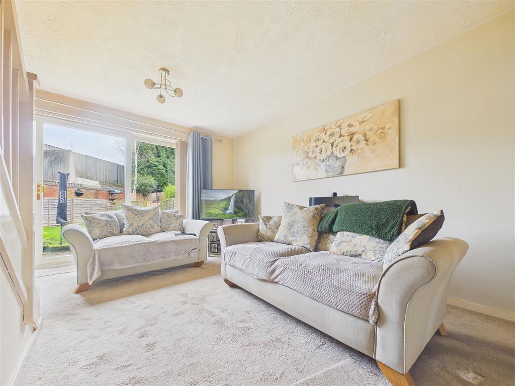 Property photo 2 of 8 Cam01407G0-Pr0129-Still005.Jpg