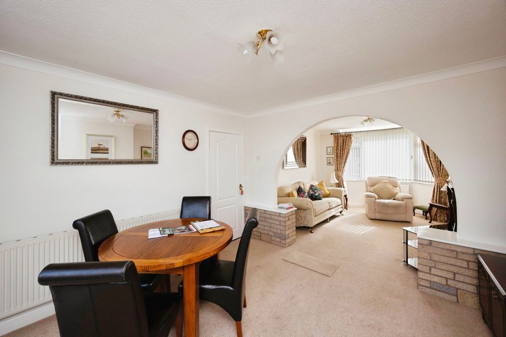 Property photo 2 of 15 Pbox-Img.Jpg