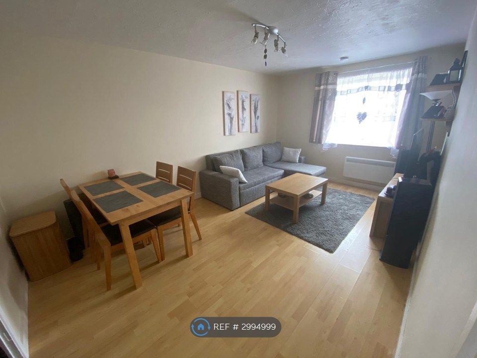 Property photo 3 of 9 Lounge