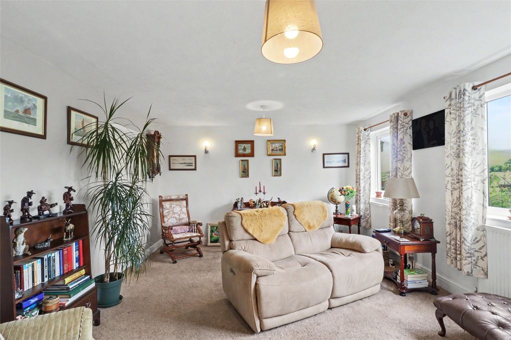 Property photo 2 of 18 2 - Picture No. 04