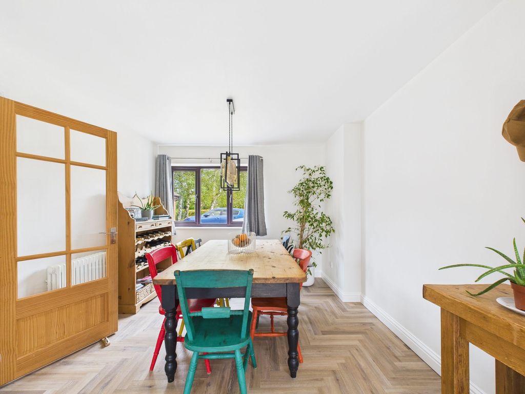 Property photo 2 of 30