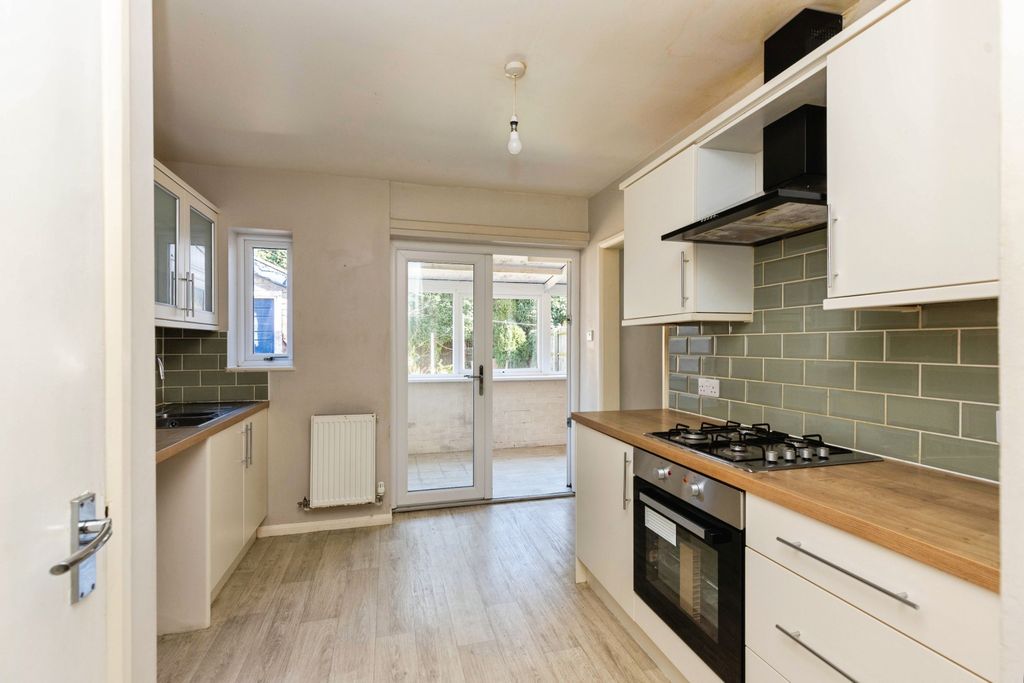 Property photo 2 of 17 Img_5288