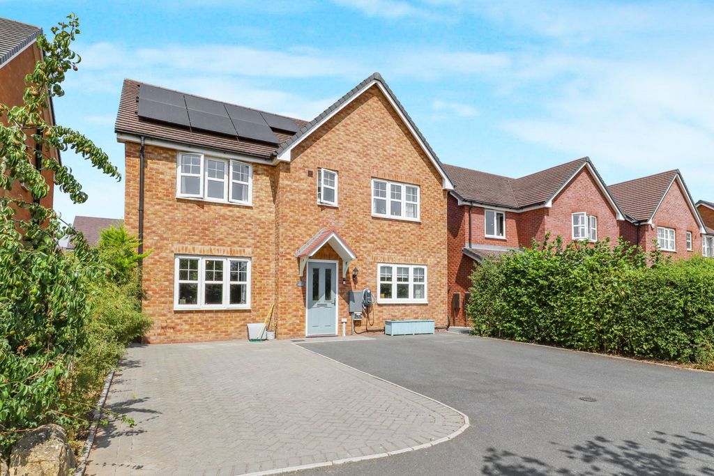 Property photo 1 of 26