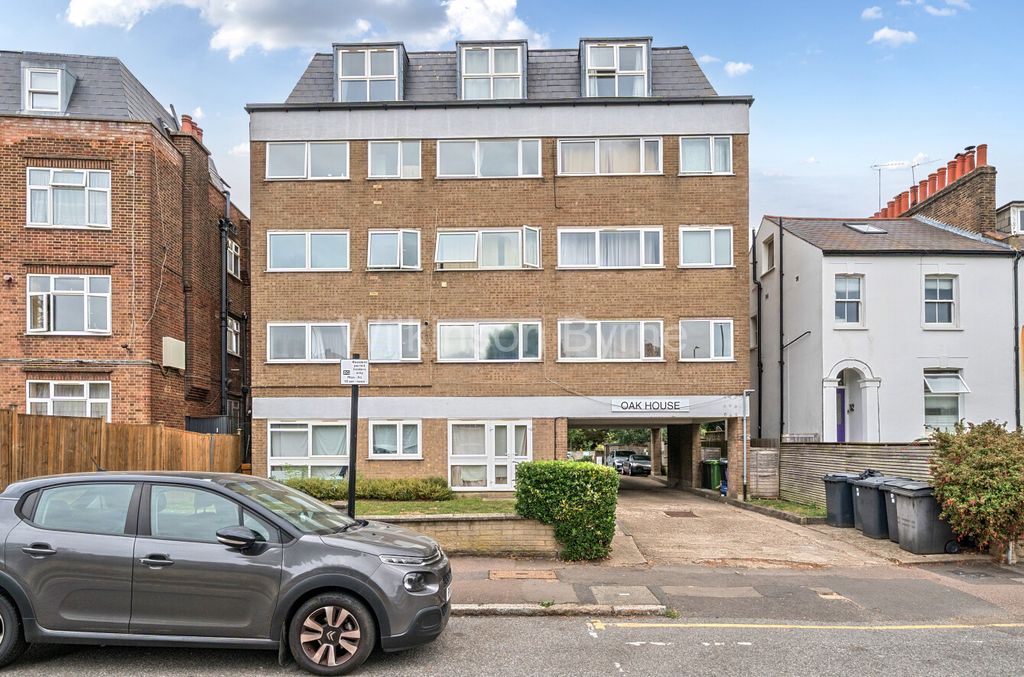 Property photo 1 of 11 72341961-A7dc-48A2-Abc7-Aa52606596Fb