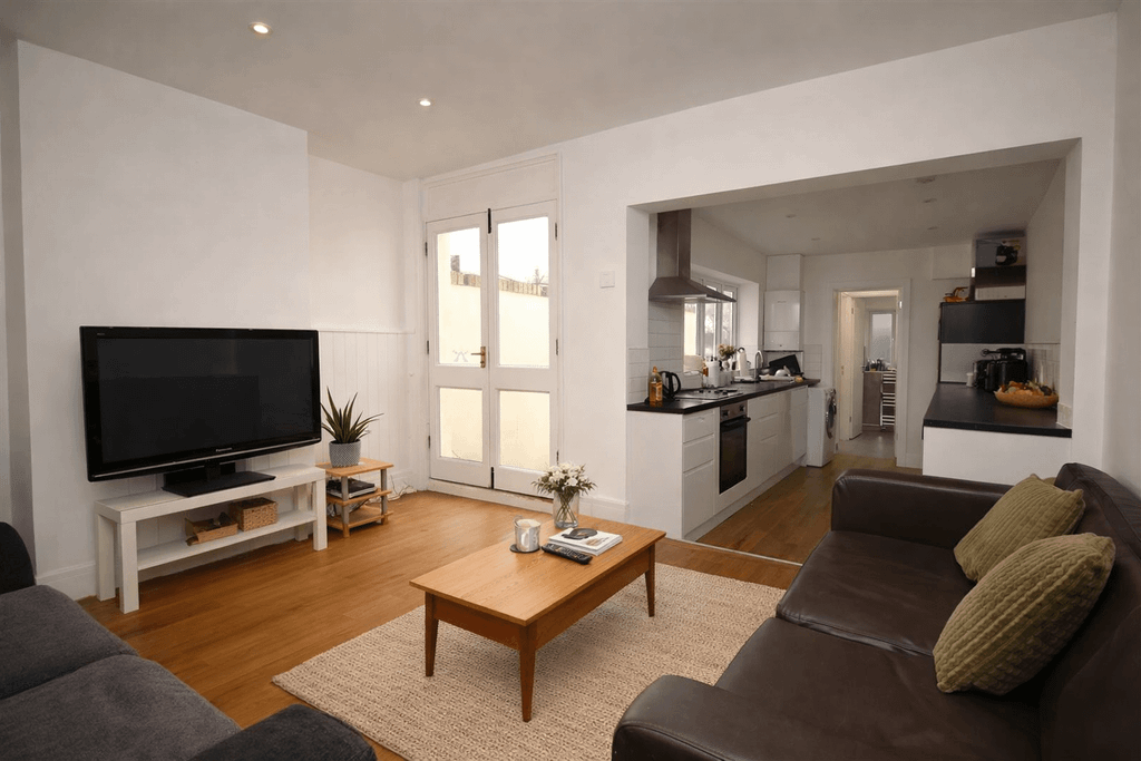 Property photo 2 of 7 Gallery