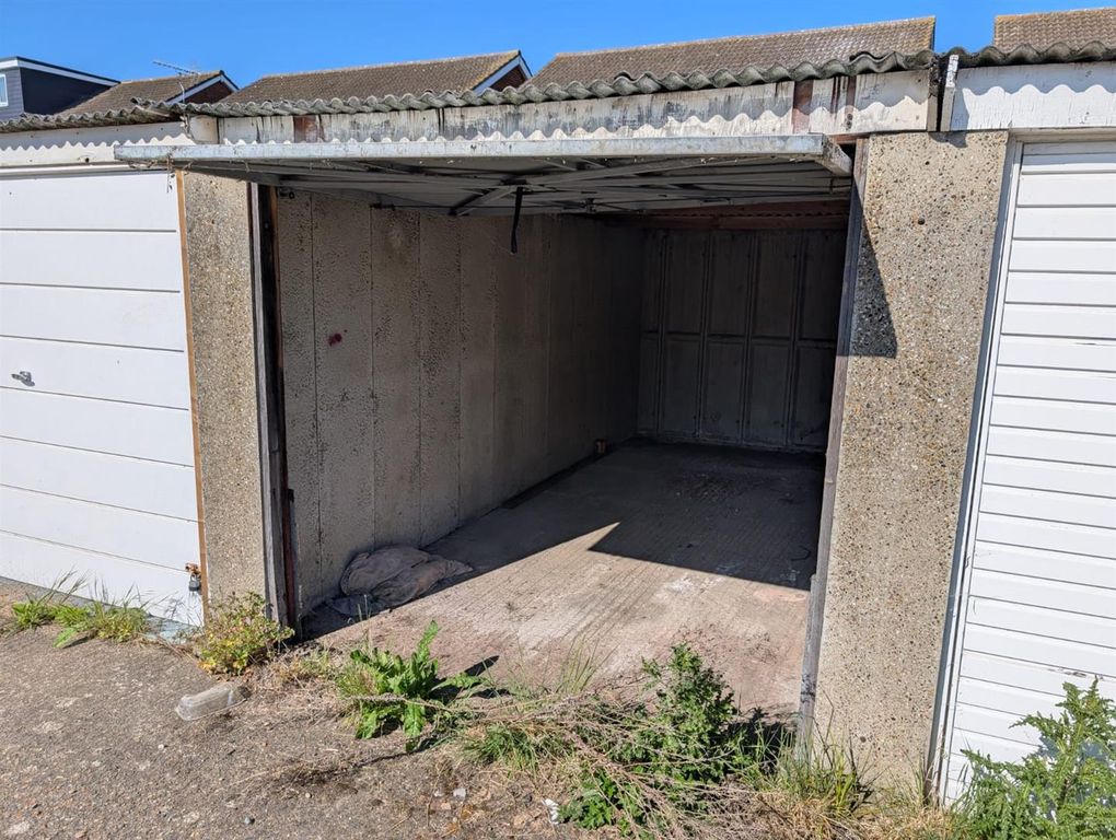 Property photo 1 of 3
