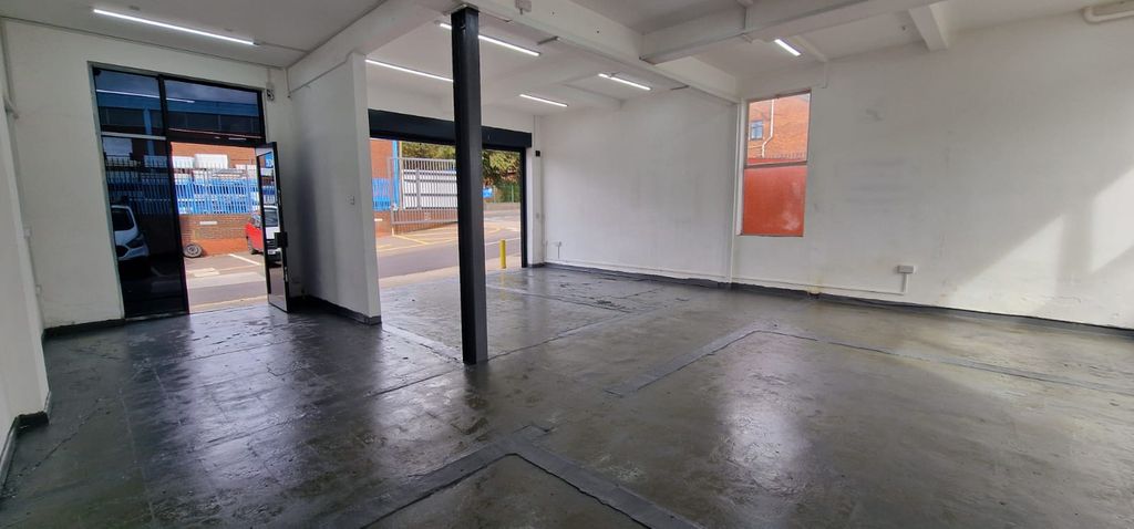 Property photo 2 of 11