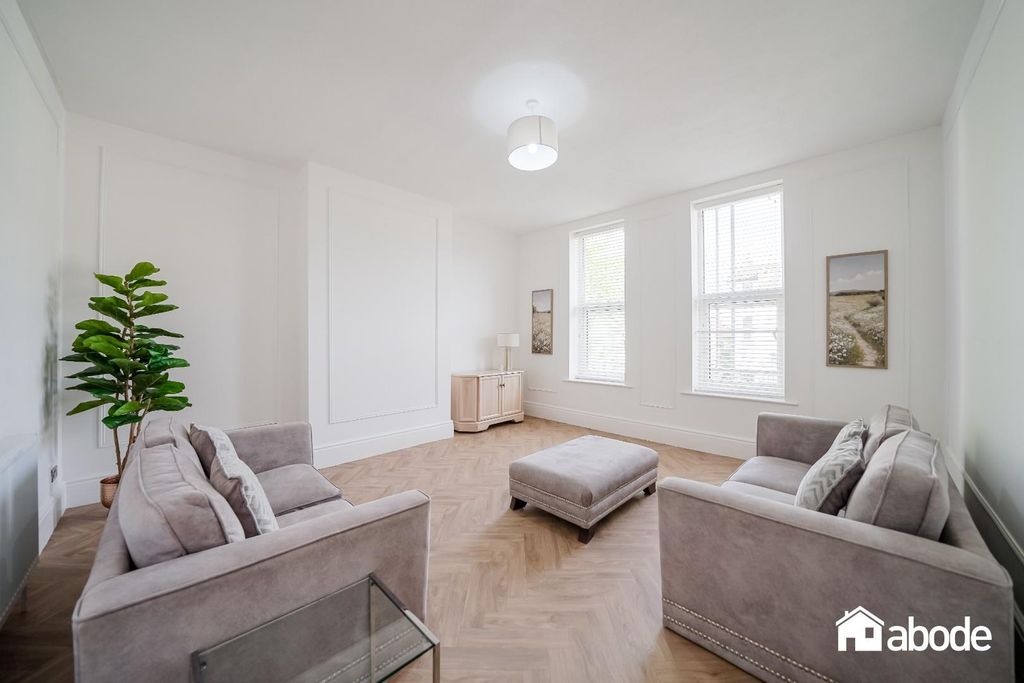 Property photo 3 of 16 7 Courtenay Road Apartment -11.Jpg