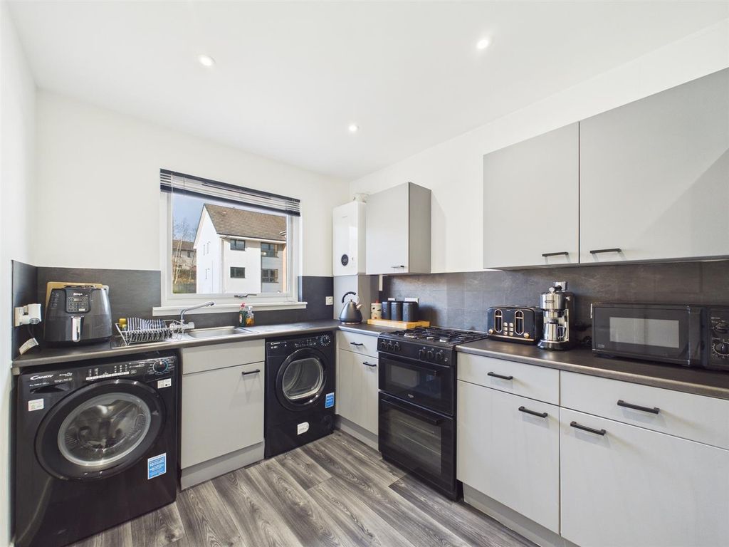 Property photo 2 of 16 Cam01486G0-Pr1028-Still002.Jpg