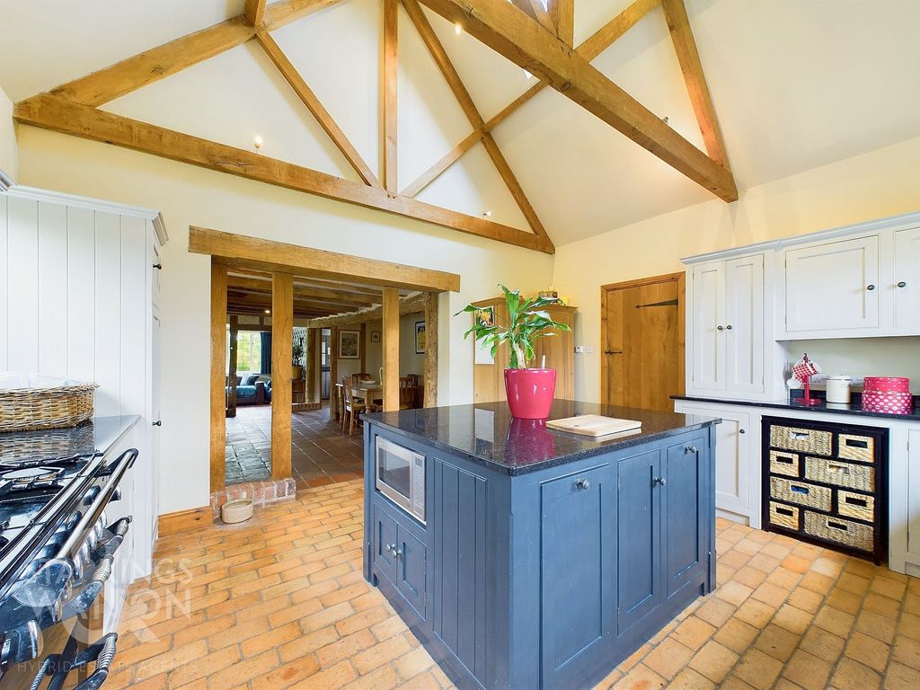Property photo 3 of 57