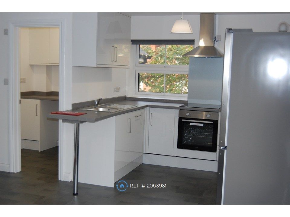 Property photo 2 of 14 Kitchen