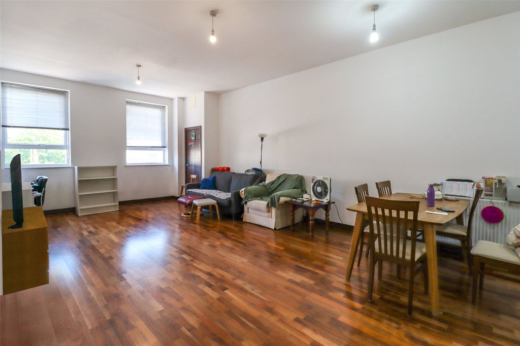 Property photo 2 of 16 Picture No. 22