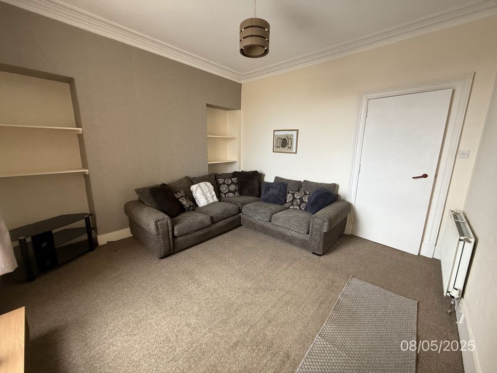 Property photo 1 of 9 Lounge