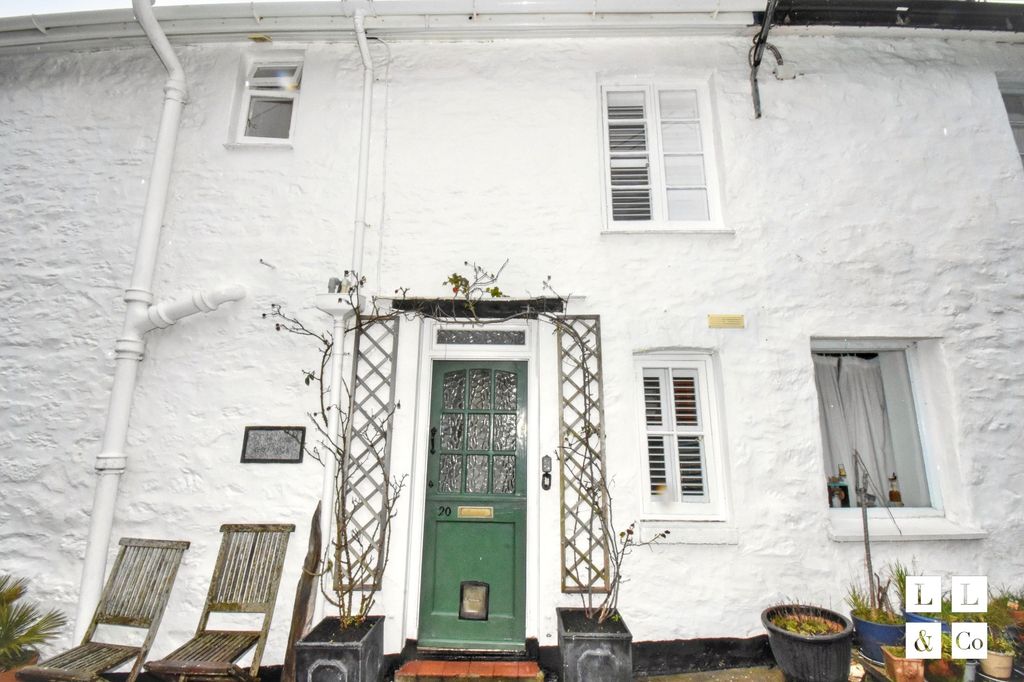 Property photo 1 of 9