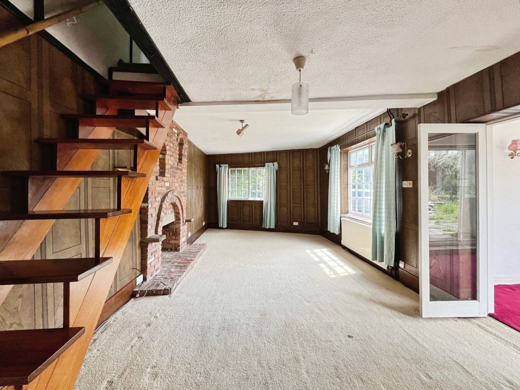 Property photo 2 of 19 4035025