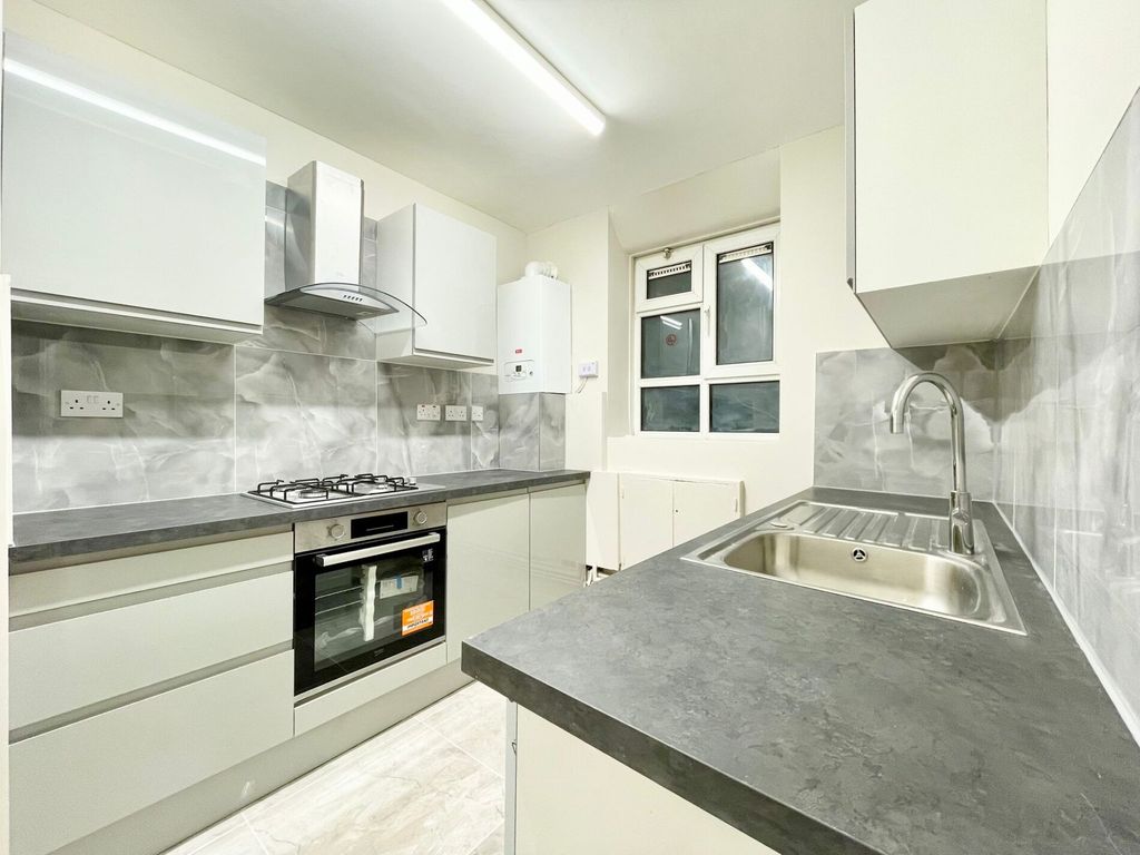 Property photo 1 of 27