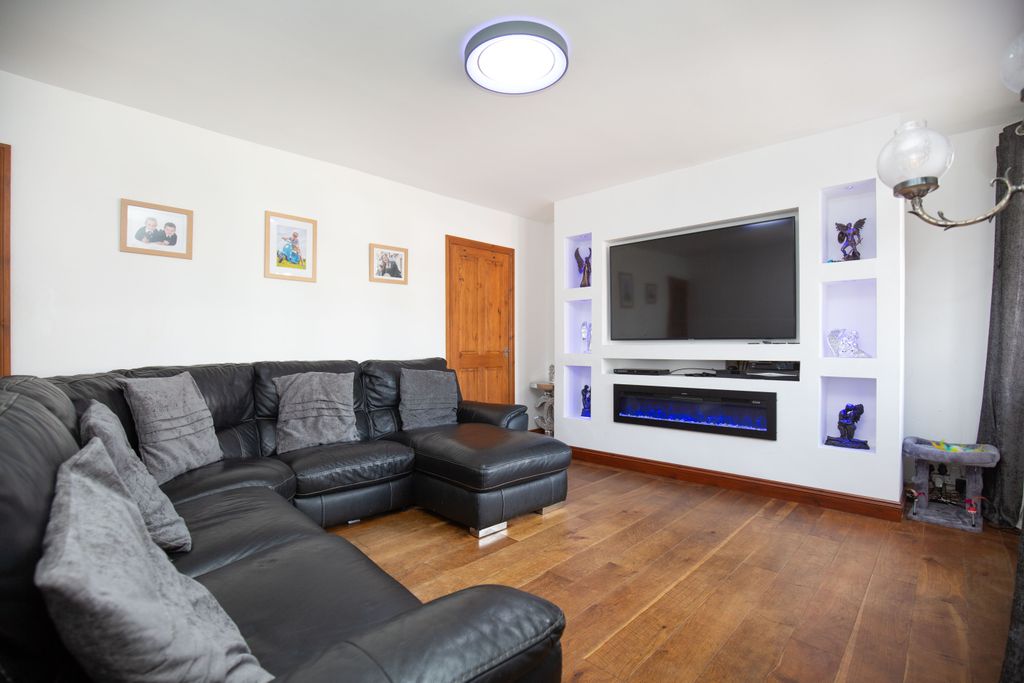 Property photo 2 of 18 Mw-8368