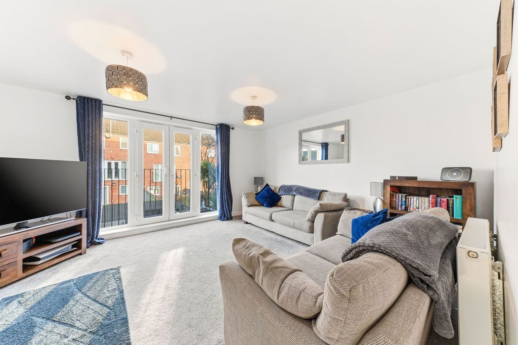 Property photo 2 of 22