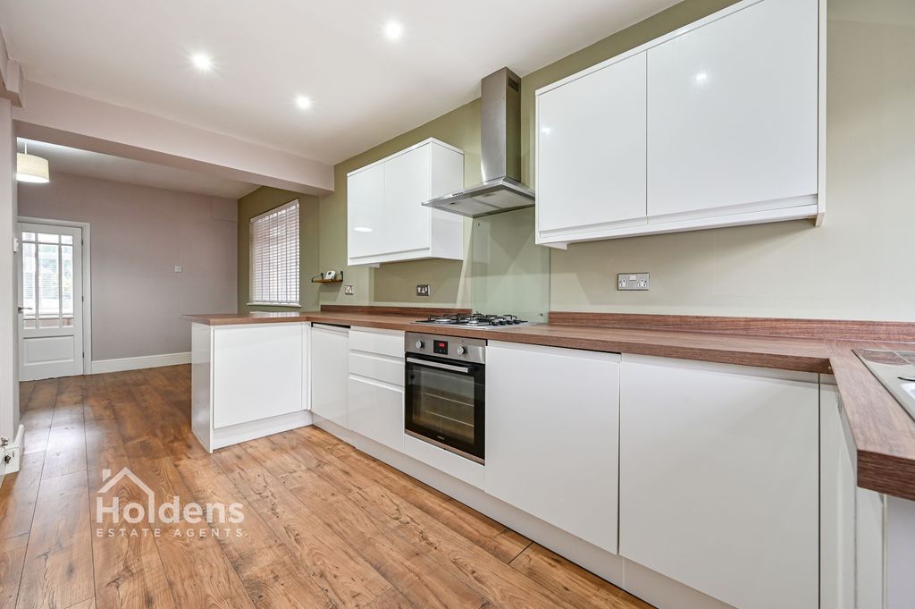 Property photo 2 of 21