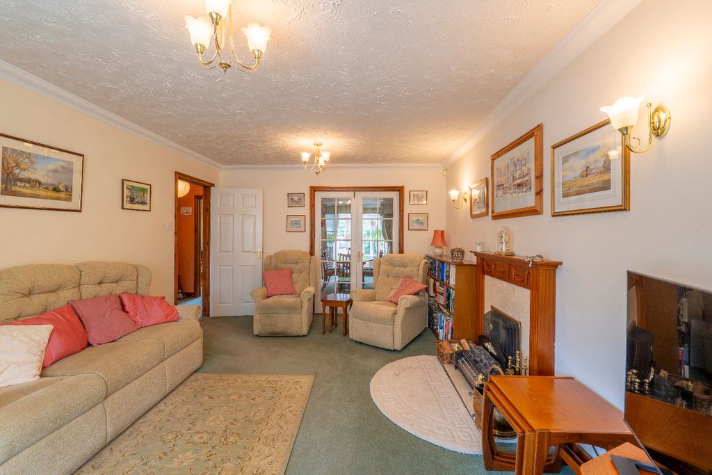 Property photo 3 of 19 4408706