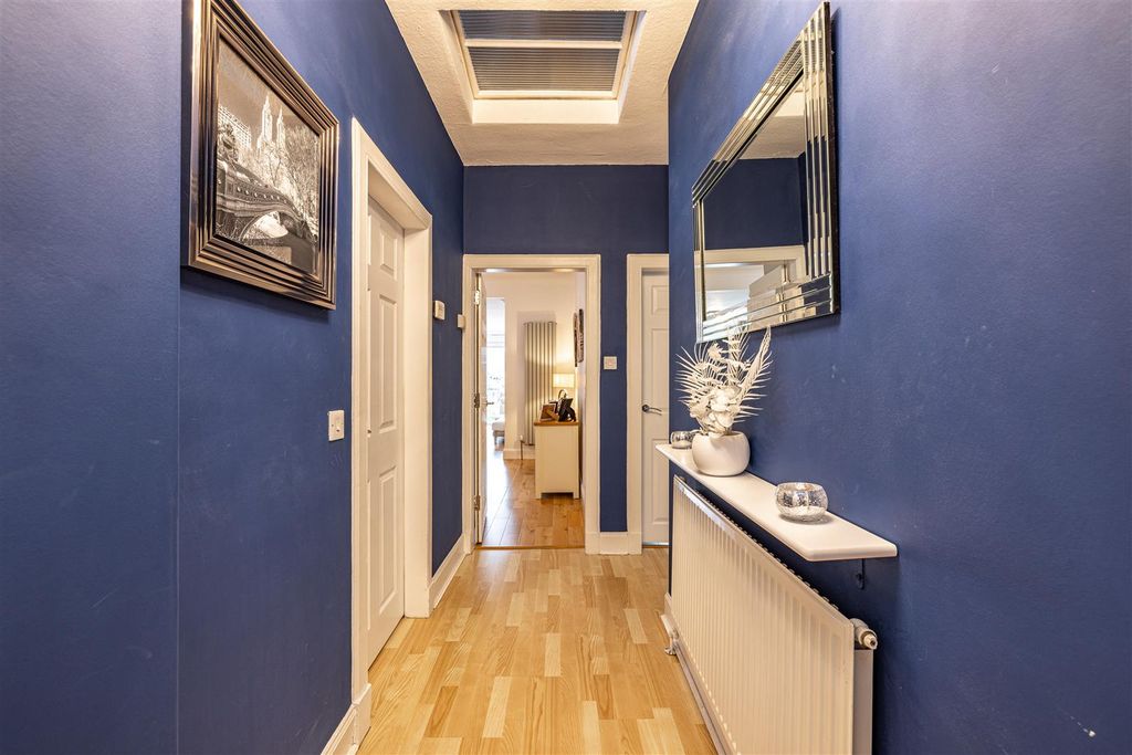 Property photo 3 of 38 59 Craigentinny Avenue Edinburgh 18.Jpg