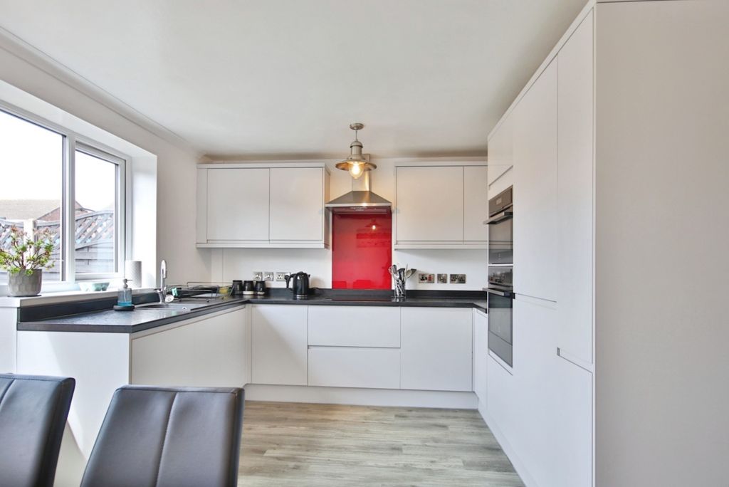 Property photo 2 of 21 4287896