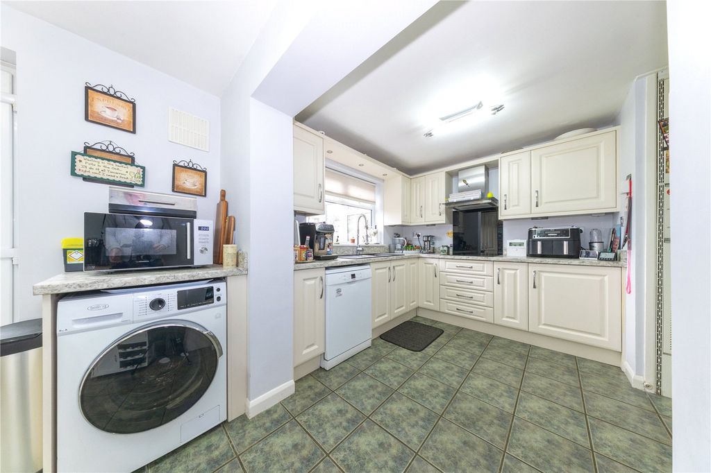 Property photo 2 of 16 Kitchen