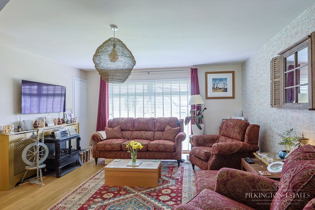 Property photo 2 of 14 4708073