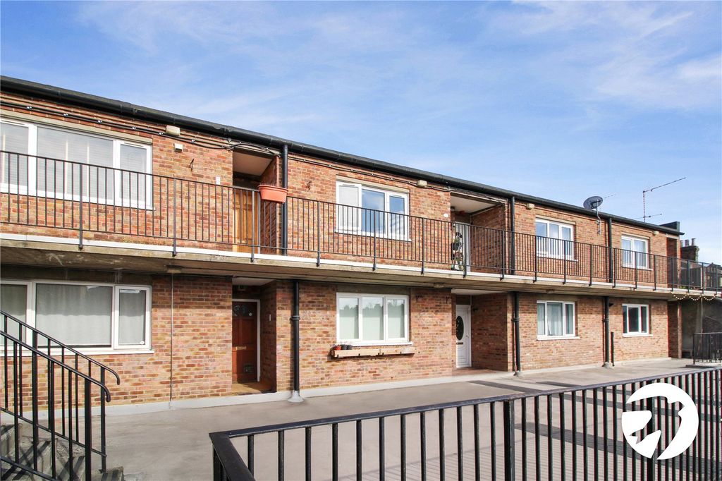 Property photo 1 of 11 External