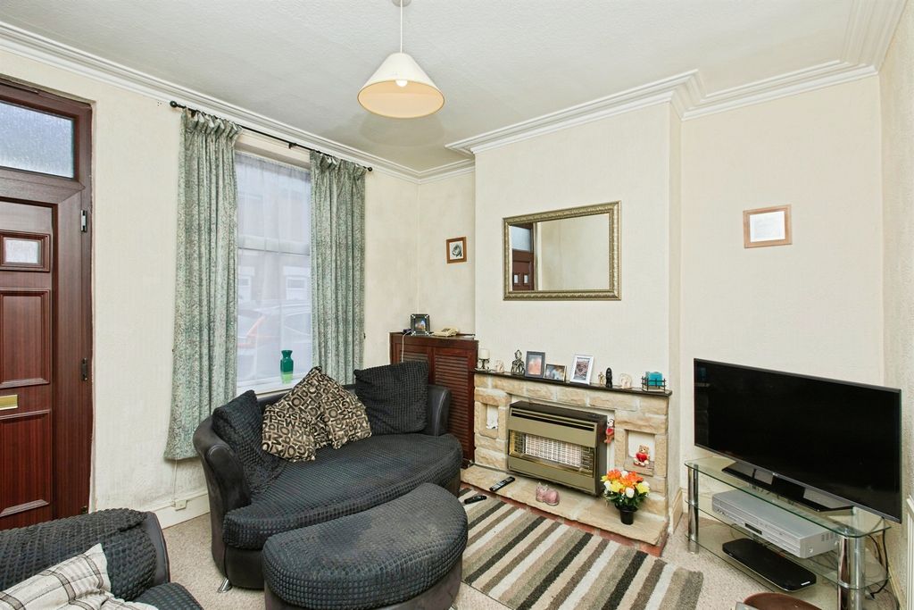 Property photo 3 of 12