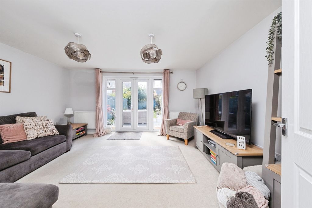 Property photo 2 of 14