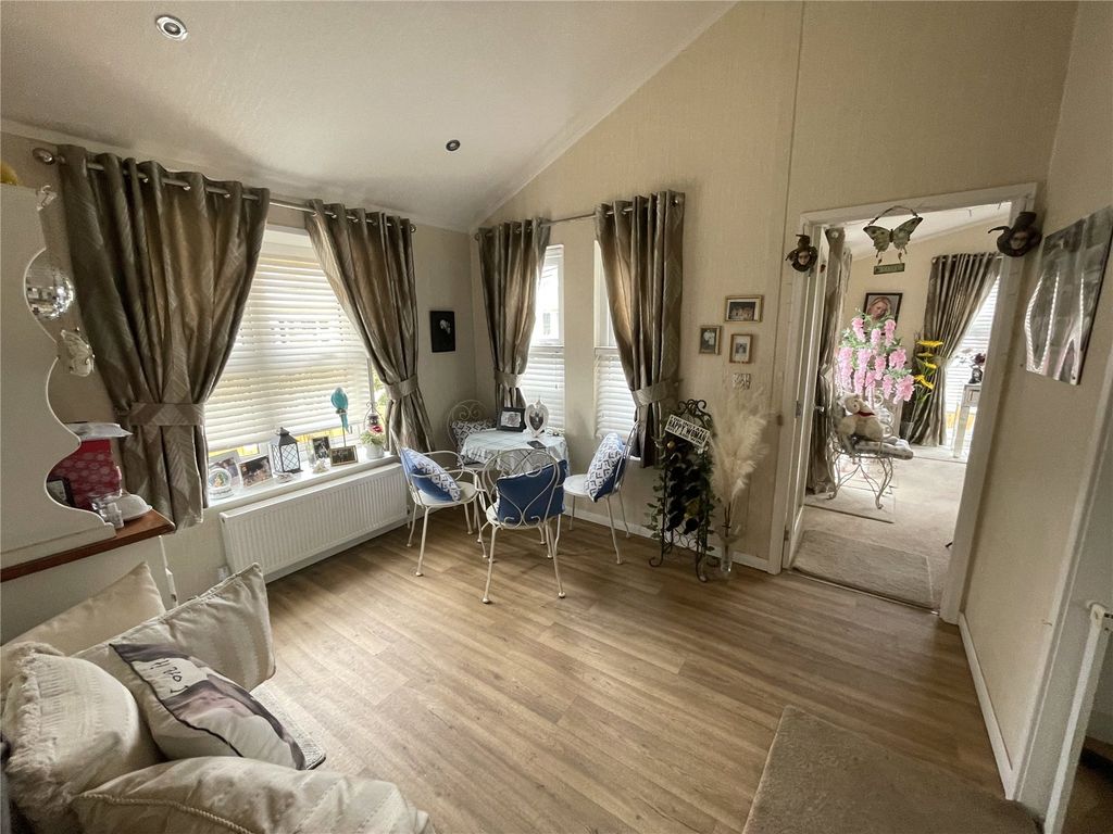 Property photo 3 of 9 Picture No. 05
