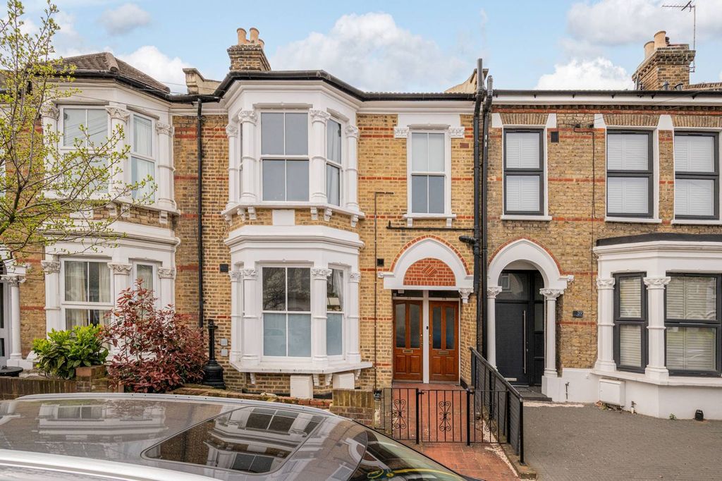 Property photo 3 of 8