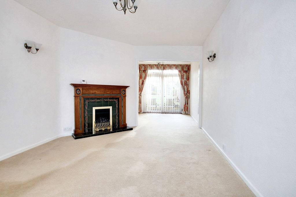 Property photo 2 of 26
