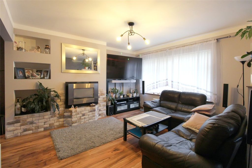 Property photo 2 of 18 Picture No. 09