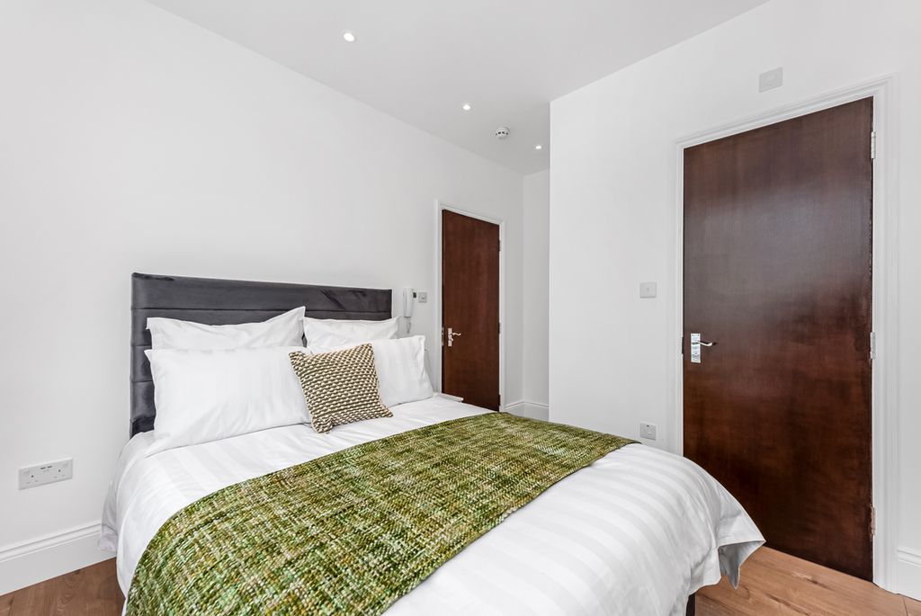 Property photo 3 of 12 Spacephoto (34)