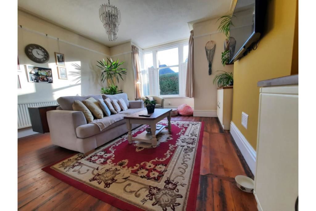 Property photo 1 of 12