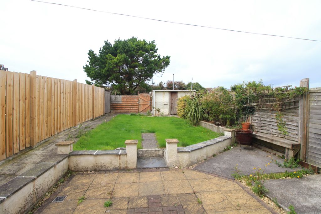 Property photo 2 of 10 Garden