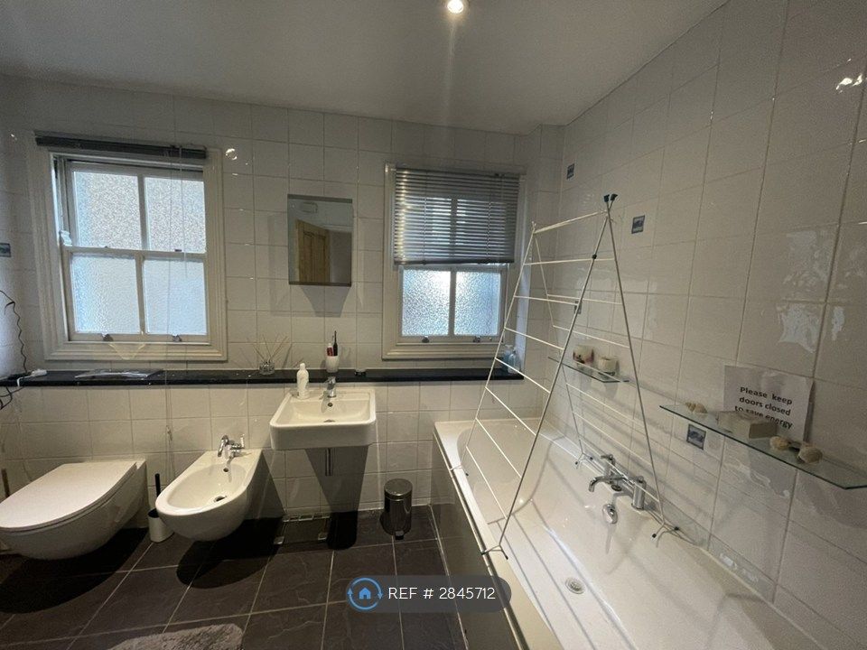 Property photo 3 of 7 Bathroom