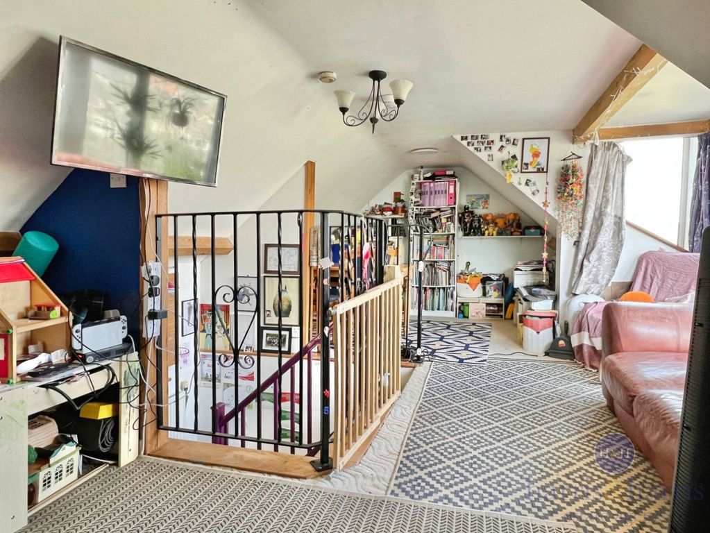 Property photo 2 of 12 Pbox-Img.Jpeg