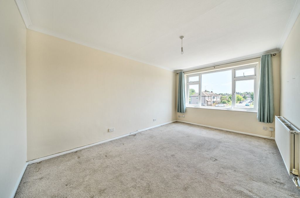 Property photo 3 of 8 1310584-4-6850253...